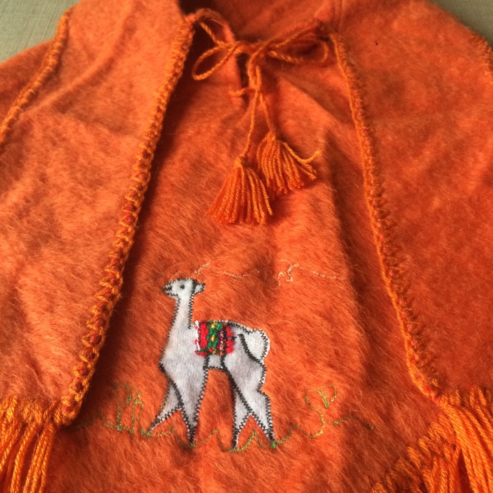 Alpaca Poncho - Picture 2 of 8